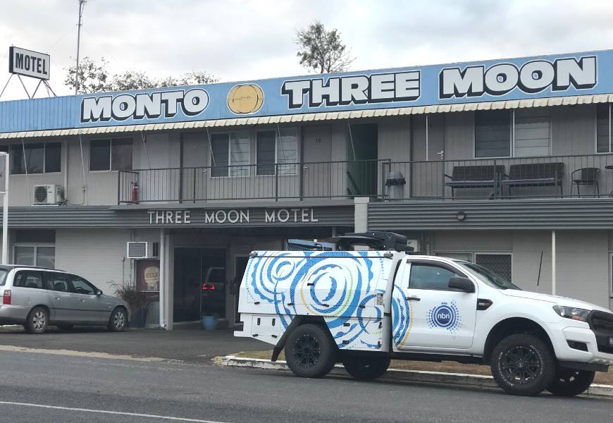 monto-three-moon-motel-nbn-truck
